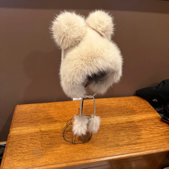 Women's Fluffy Faux Fur Tan Hat with Ears and Pom Pom Ties Very Soft - Picture 2 of 8